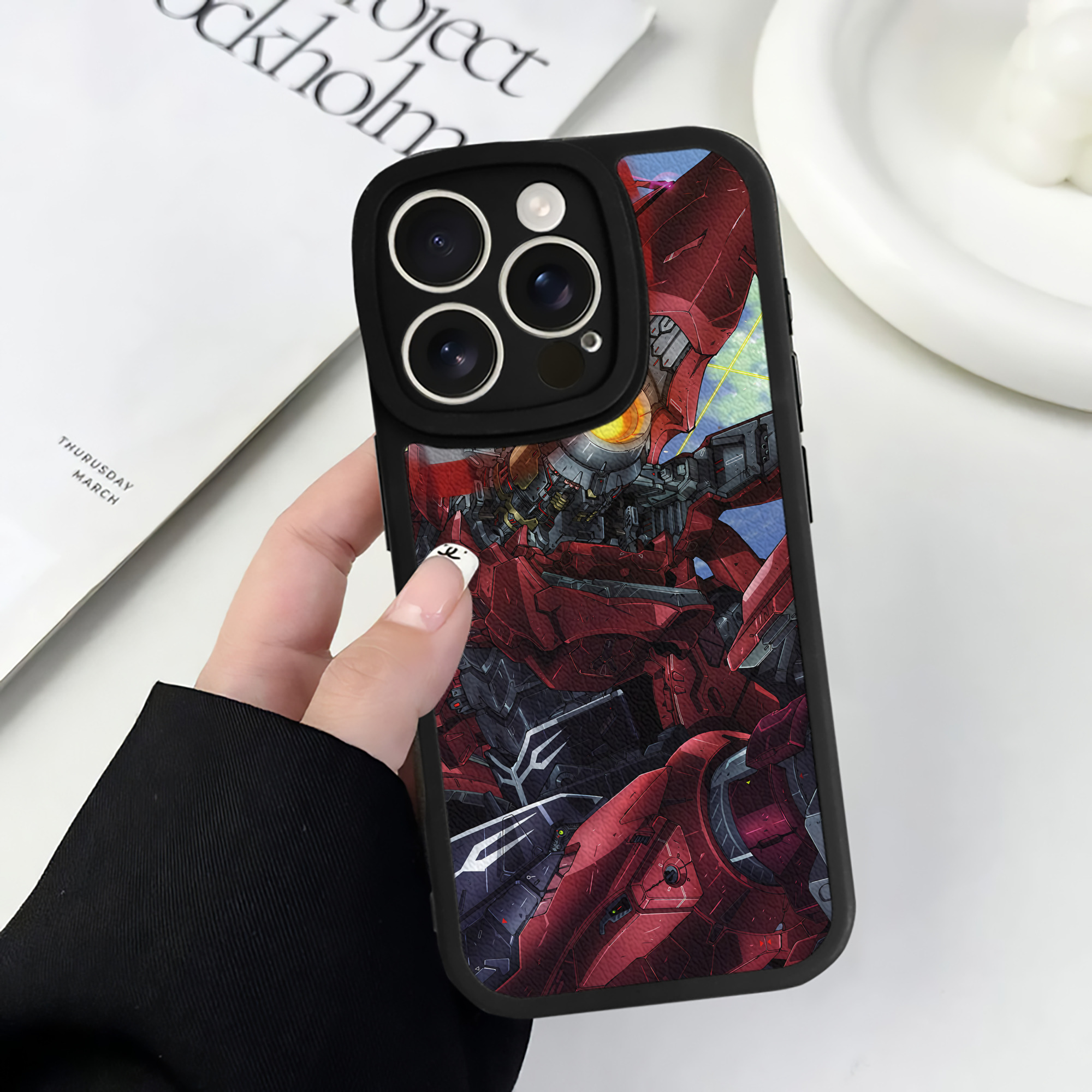 （画像用） 機動戦士ガンダム Mobile Suit Gundam 【iPhone 16シリーズ対応】シリコンスマホケース（レザー調） 材質：シリコン